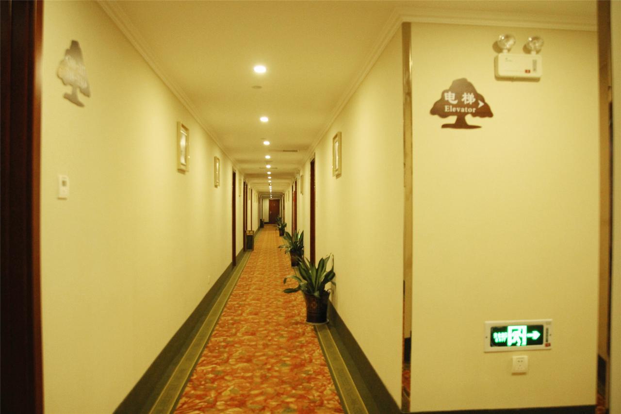 Greentree Inn Yunnan Lijiang Qixing Street Express Hotel מראה חיצוני תמונה